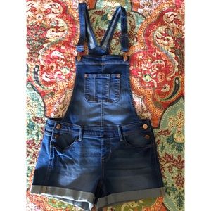 Overall shorts